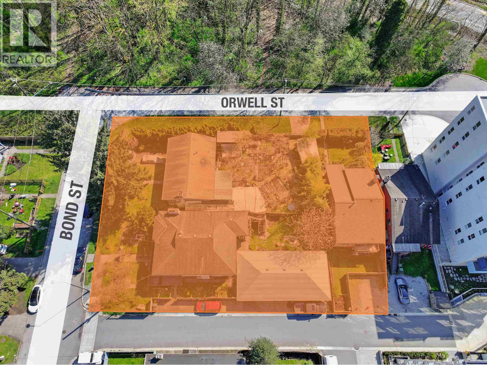 1591 BOND STREET, North Vancouver