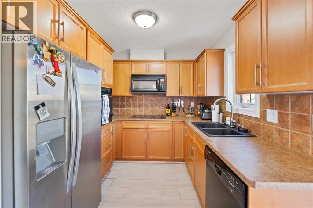 Single Family House 4 Level for Sale in  Royal Oak Way NW Royal Oak Calgary 