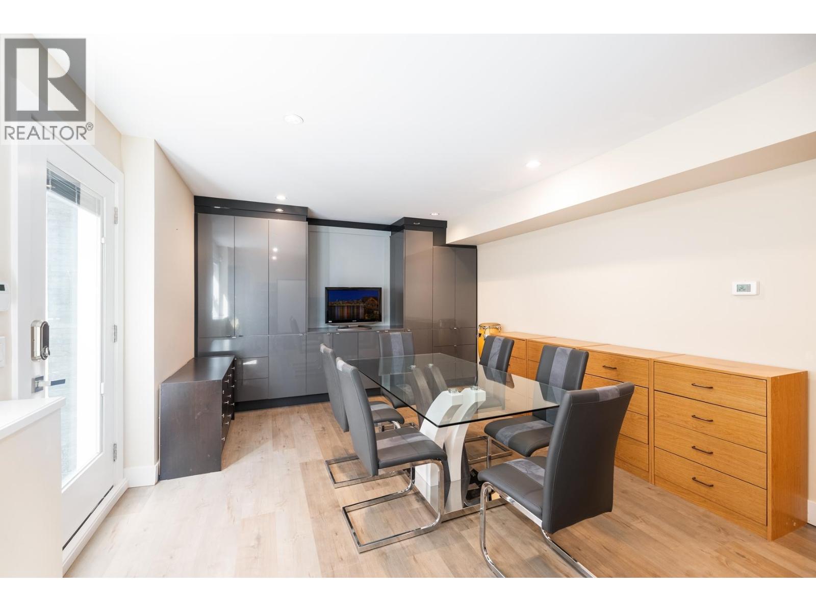 2553 WESTERN AVENUE, North Vancouver