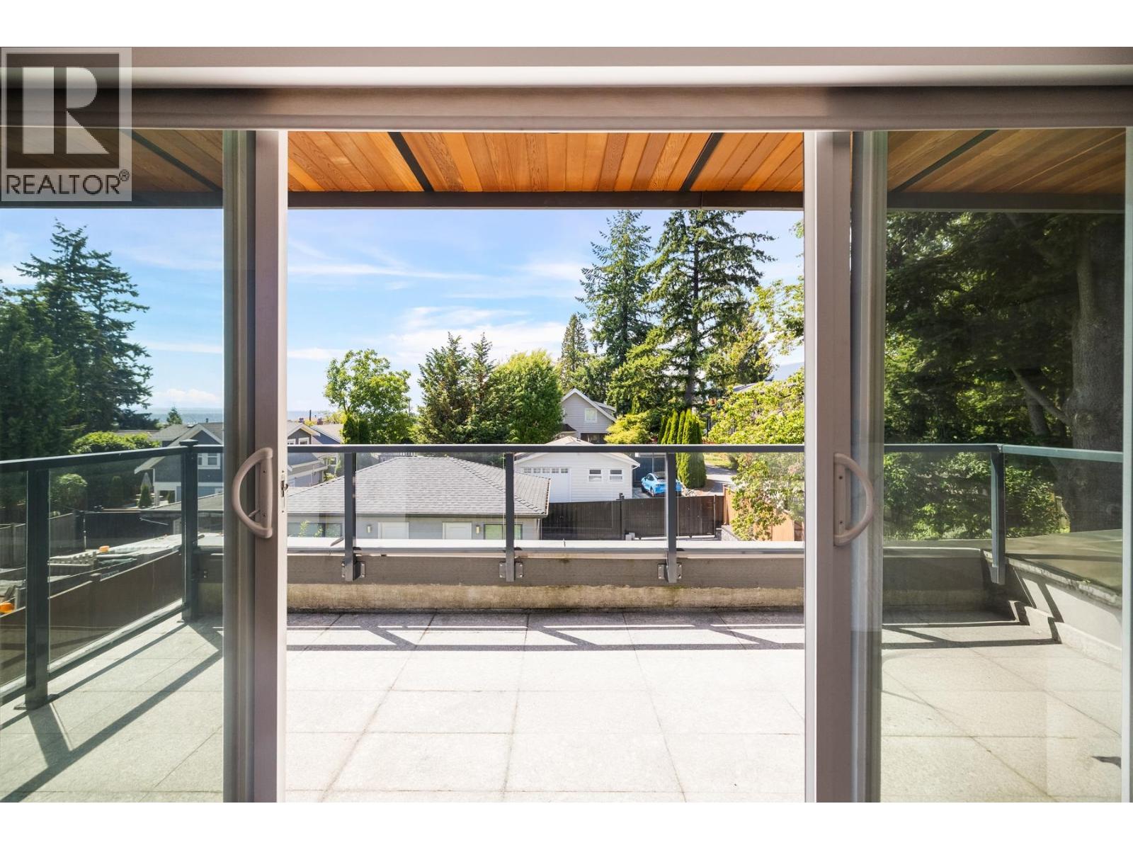 2553 WESTERN AVENUE, North Vancouver