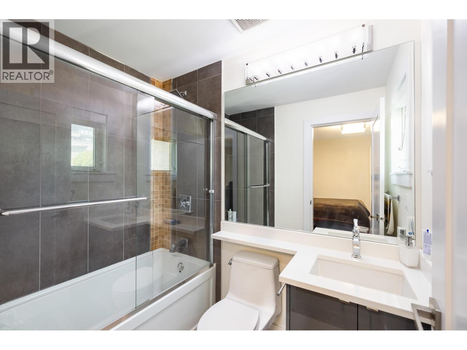 2553 WESTERN AVENUE, North Vancouver