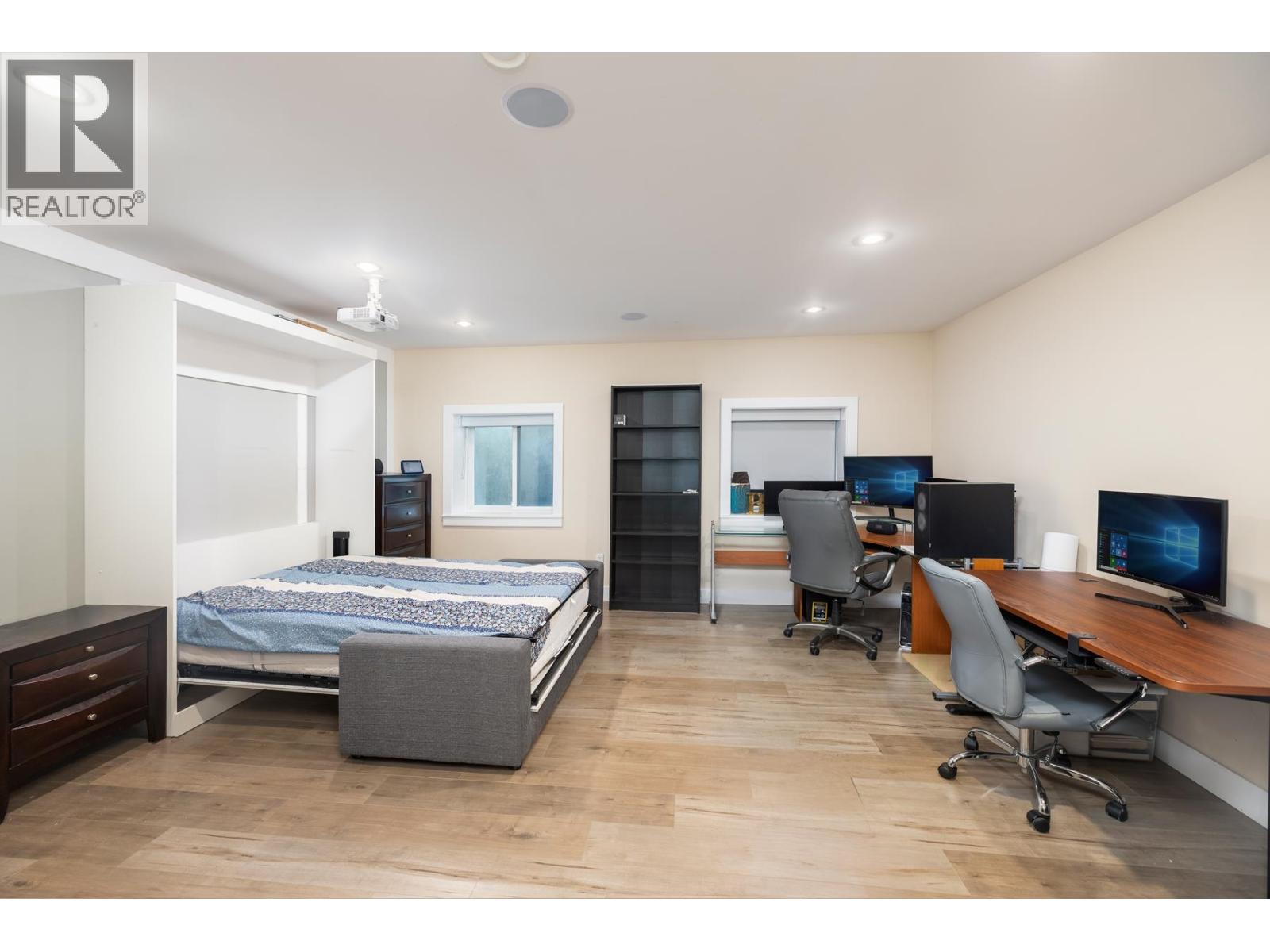2553 WESTERN AVENUE, North Vancouver