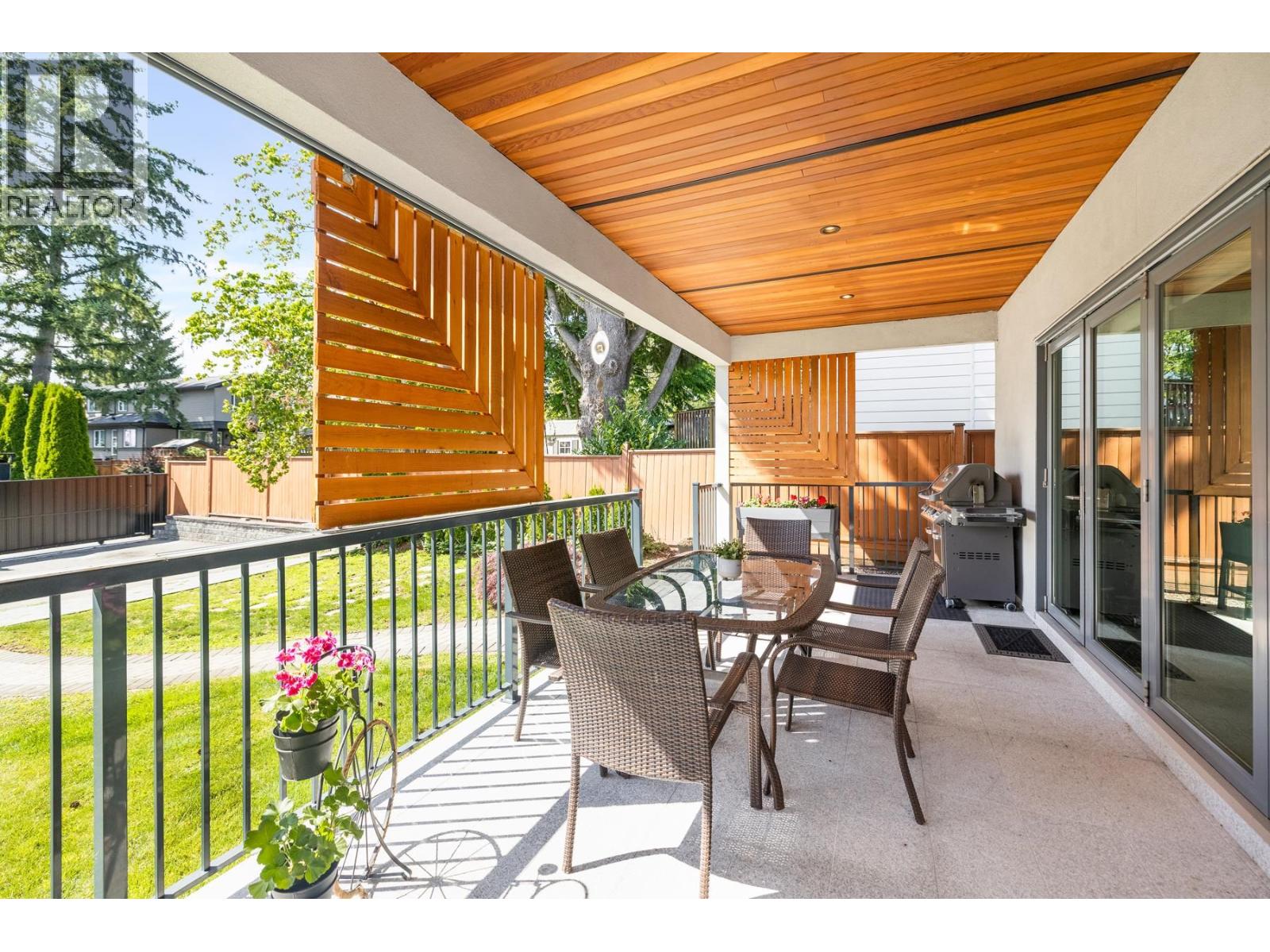 2553 WESTERN AVENUE, North Vancouver