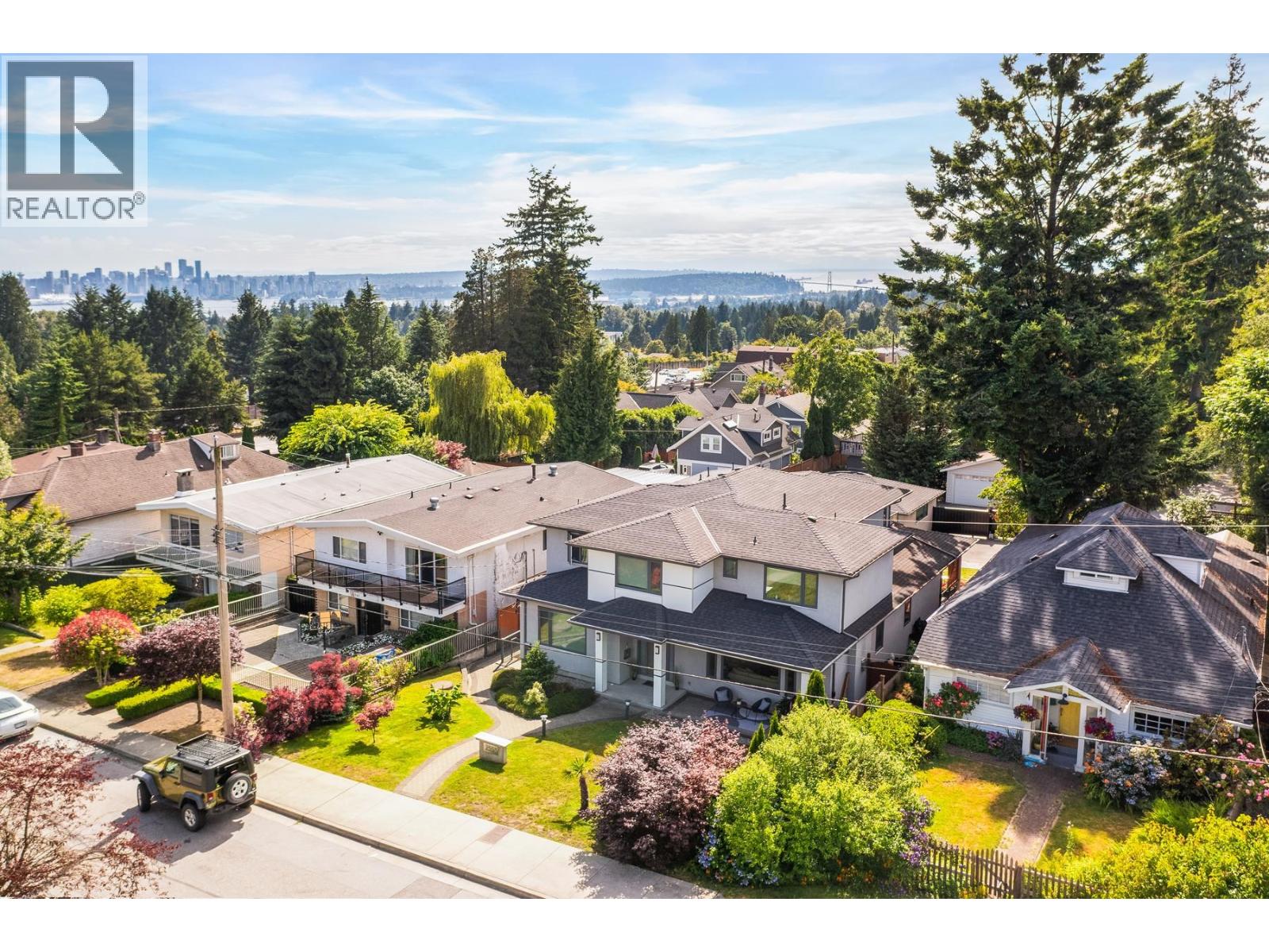 2553 WESTERN AVENUE, North Vancouver