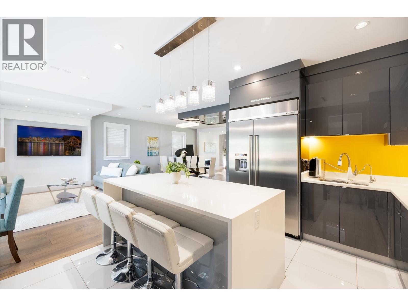 2553 WESTERN AVENUE, North Vancouver