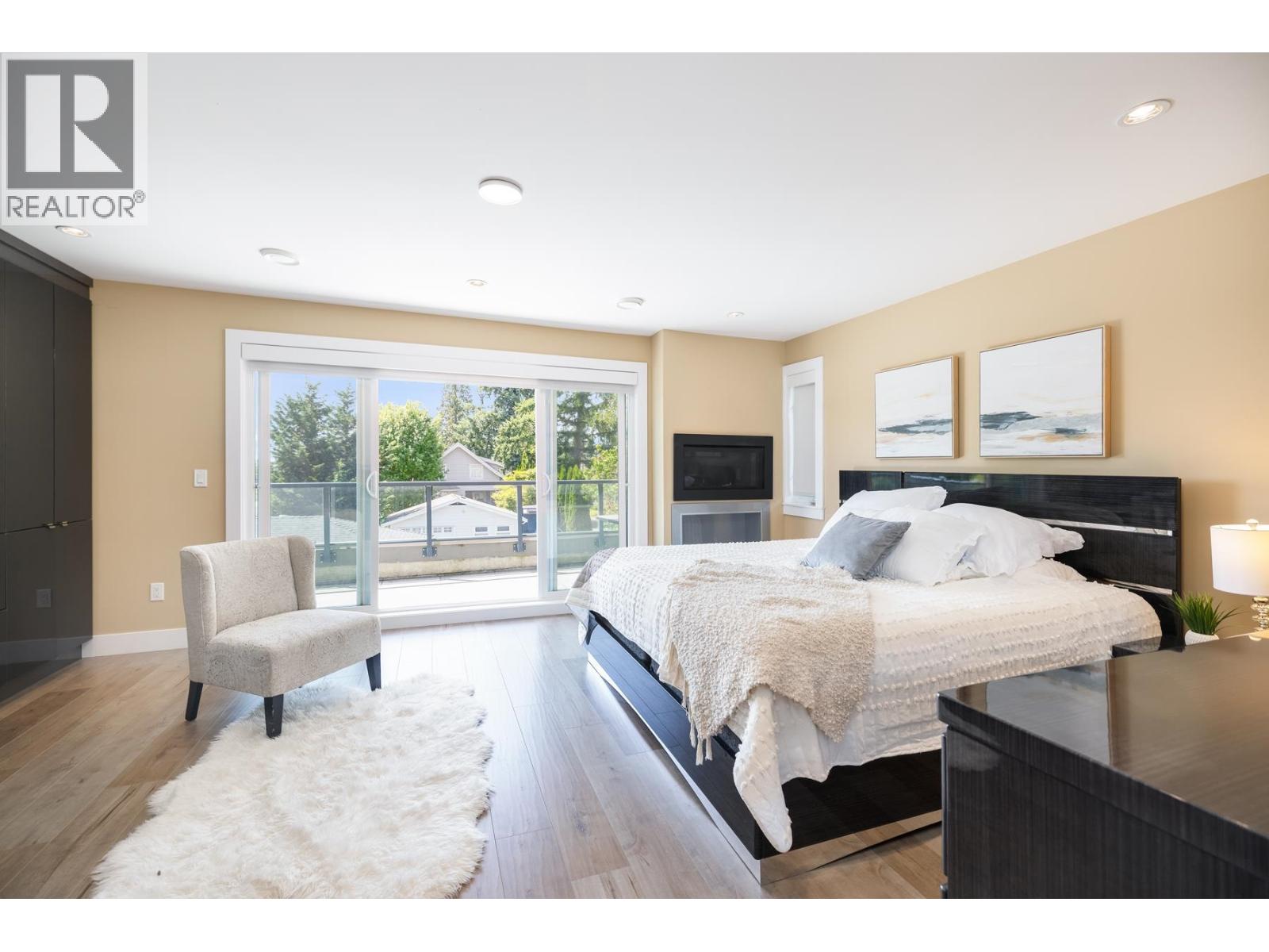 2553 WESTERN AVENUE, North Vancouver