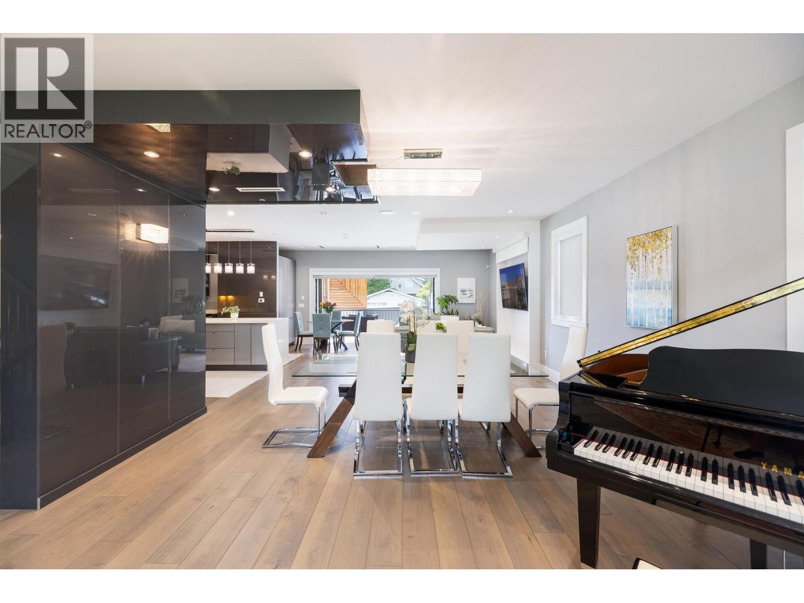 2553 WESTERN AVENUE, North Vancouver