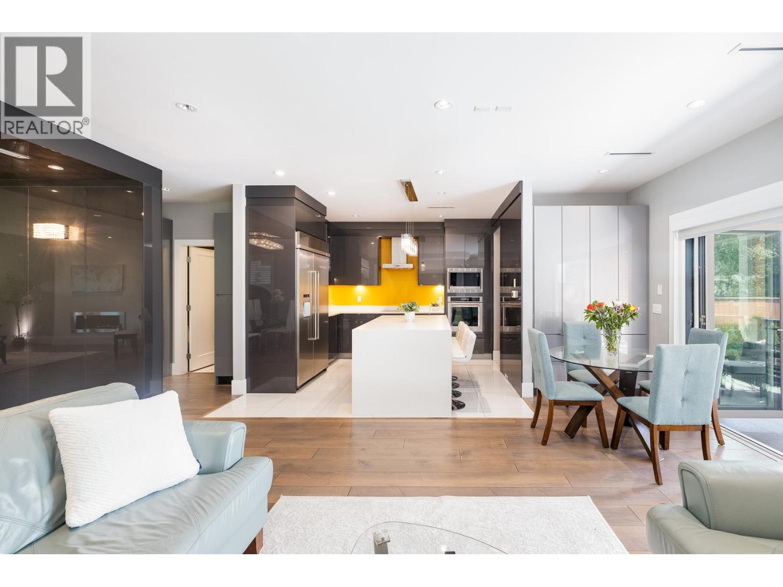2553 WESTERN AVENUE, North Vancouver