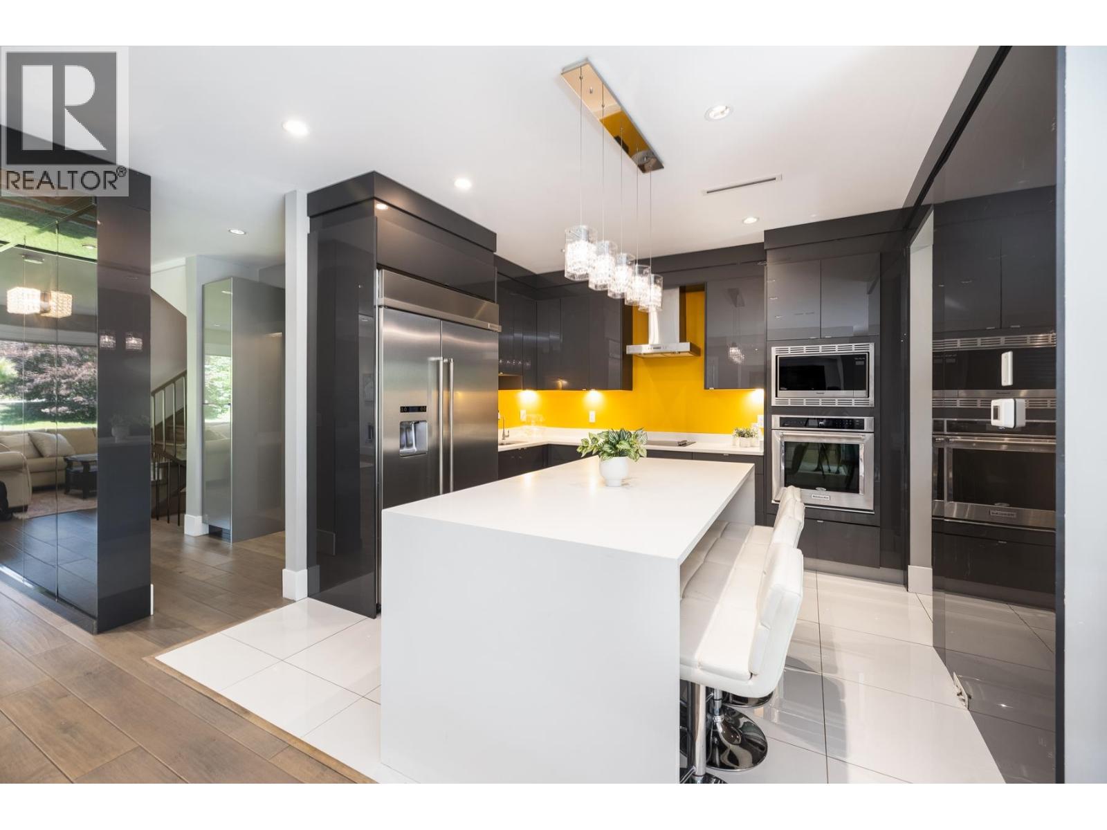 2553 WESTERN AVENUE, North Vancouver
