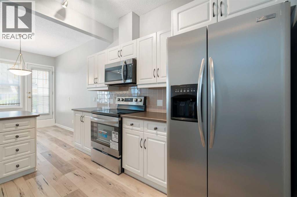 Single Family House for Sale in    Street SW Shawnee Slopes Calgary 