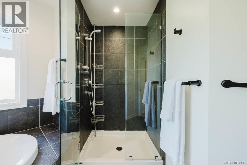  2154 Stone Gate, Langford