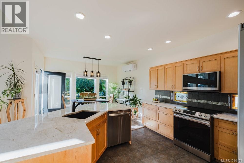  2154 Stone Gate, Langford