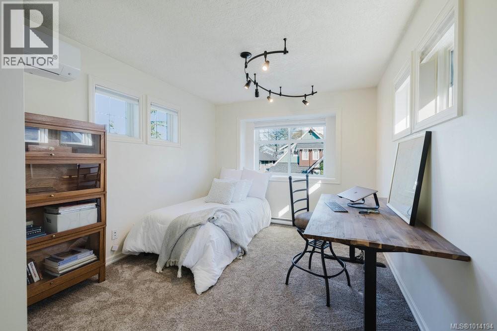  2154 Stone Gate, Langford