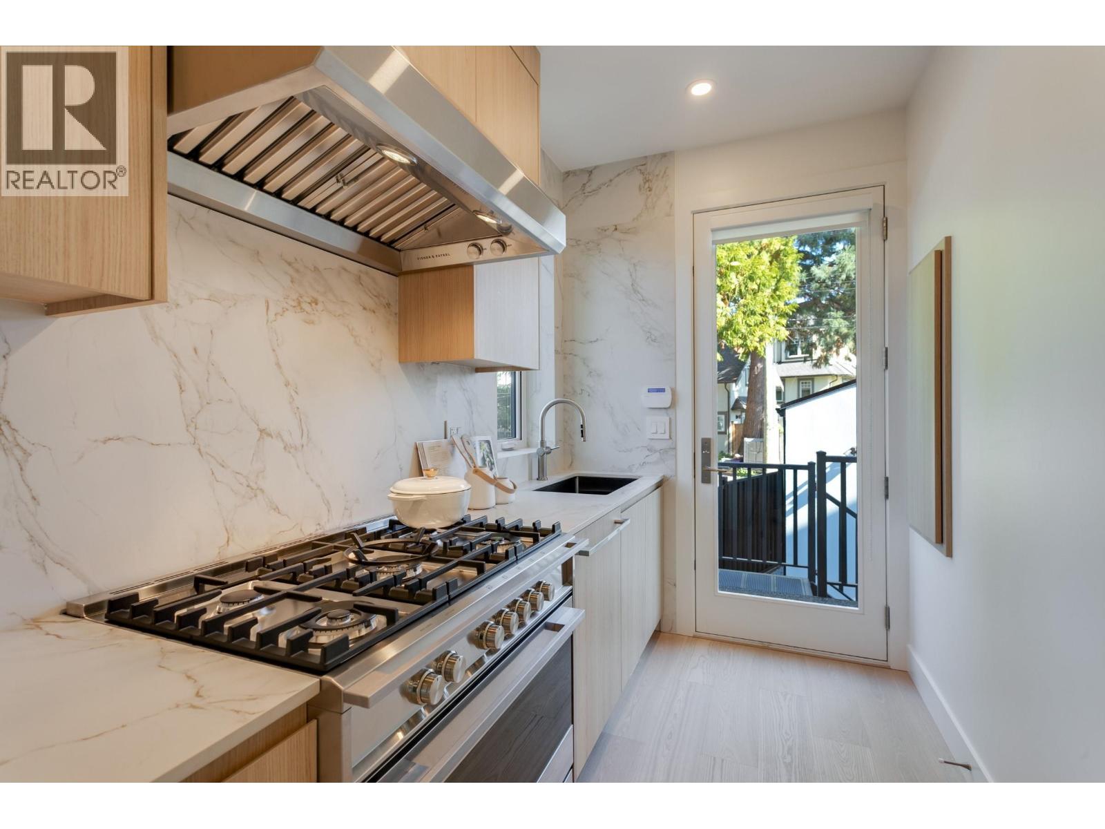 7176 EAST BOULEVARD, Vancouver