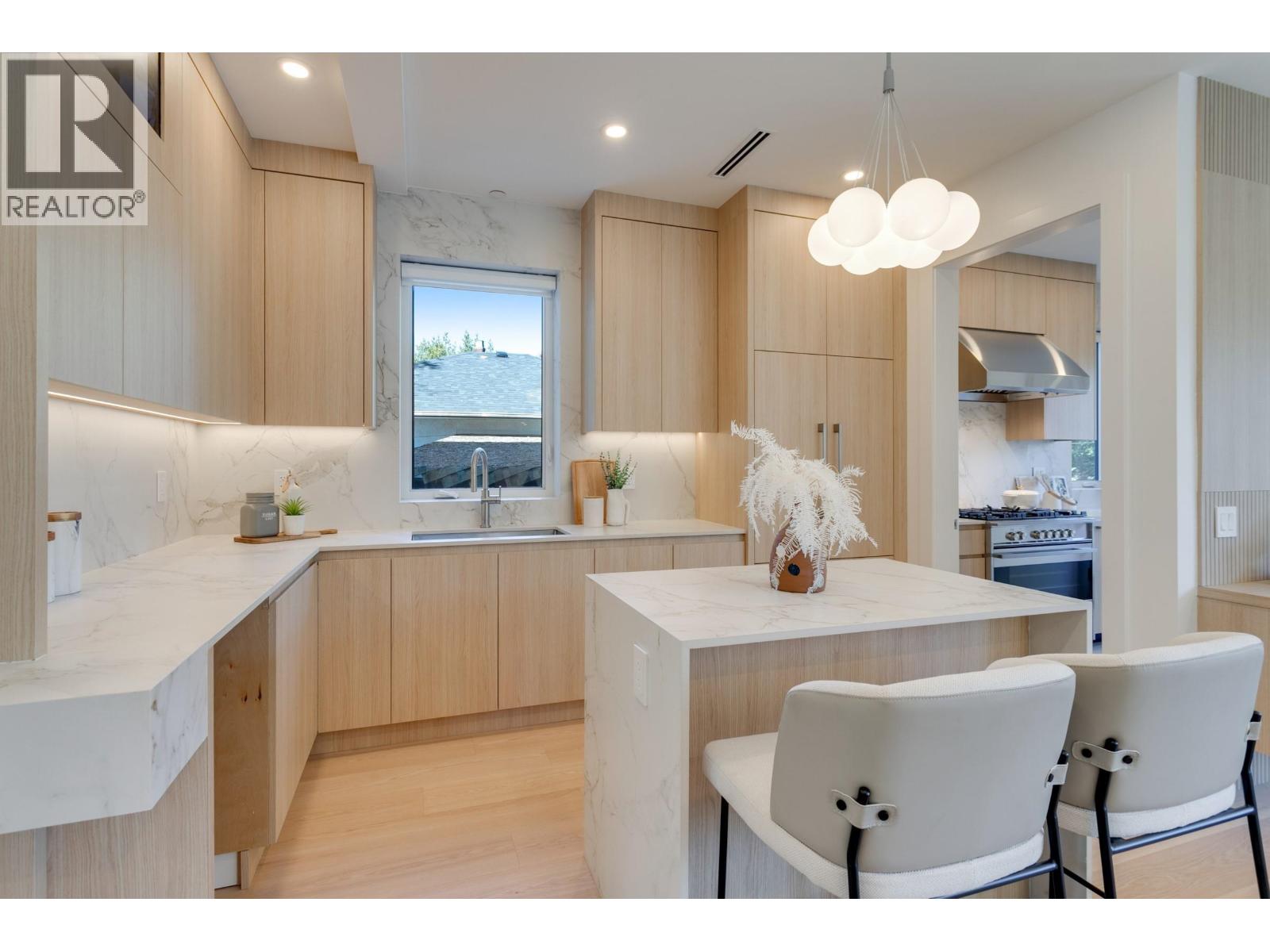 7176 EAST BOULEVARD, Vancouver