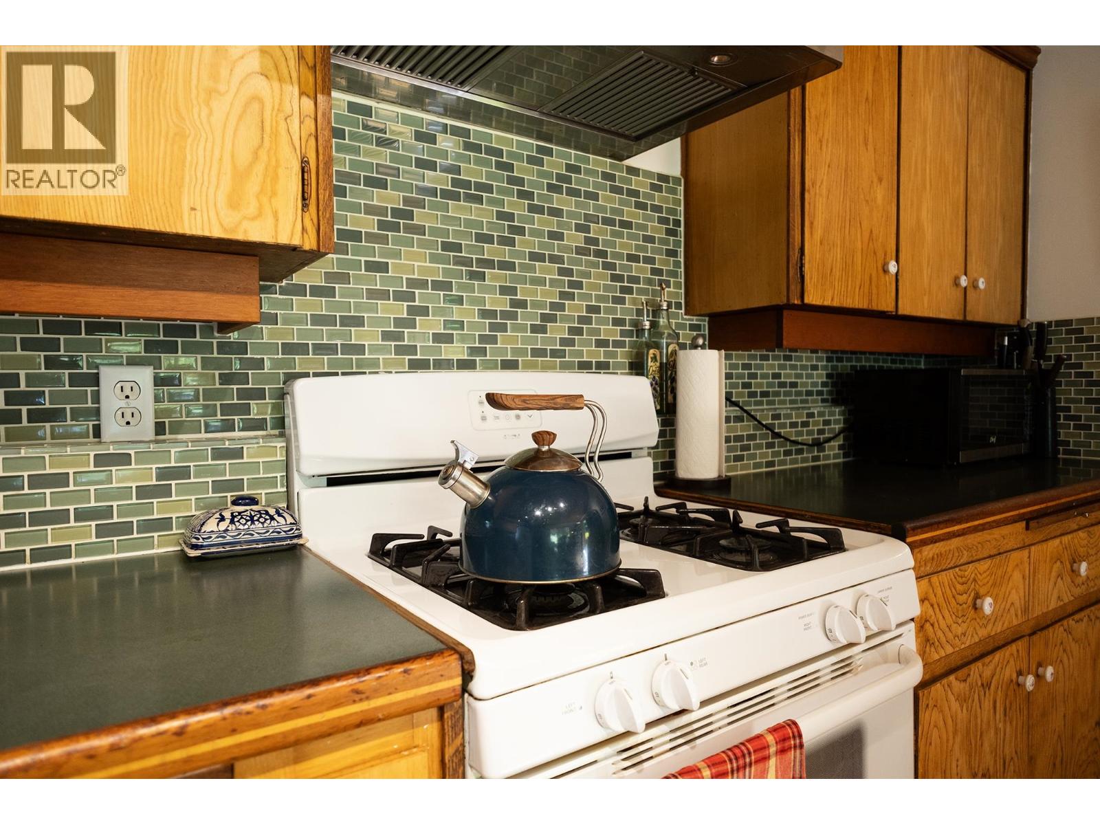 507 PARKER ROAD, Gibsons