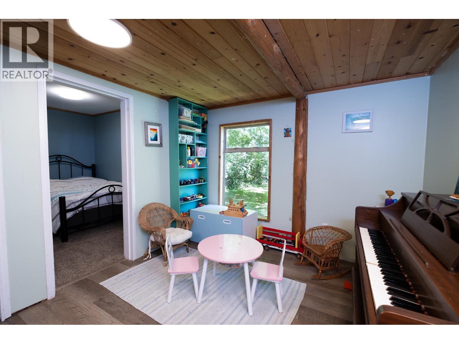 507 PARKER ROAD, Gibsons