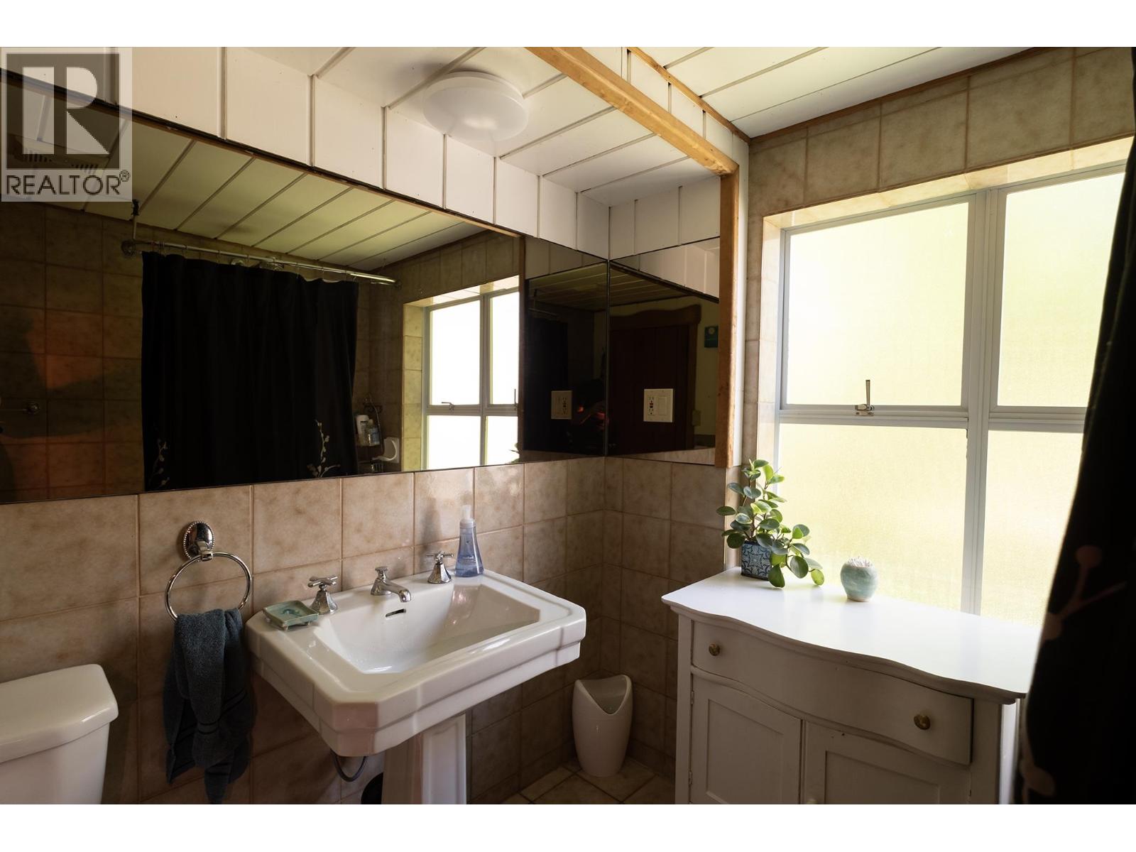 507 PARKER ROAD, Gibsons