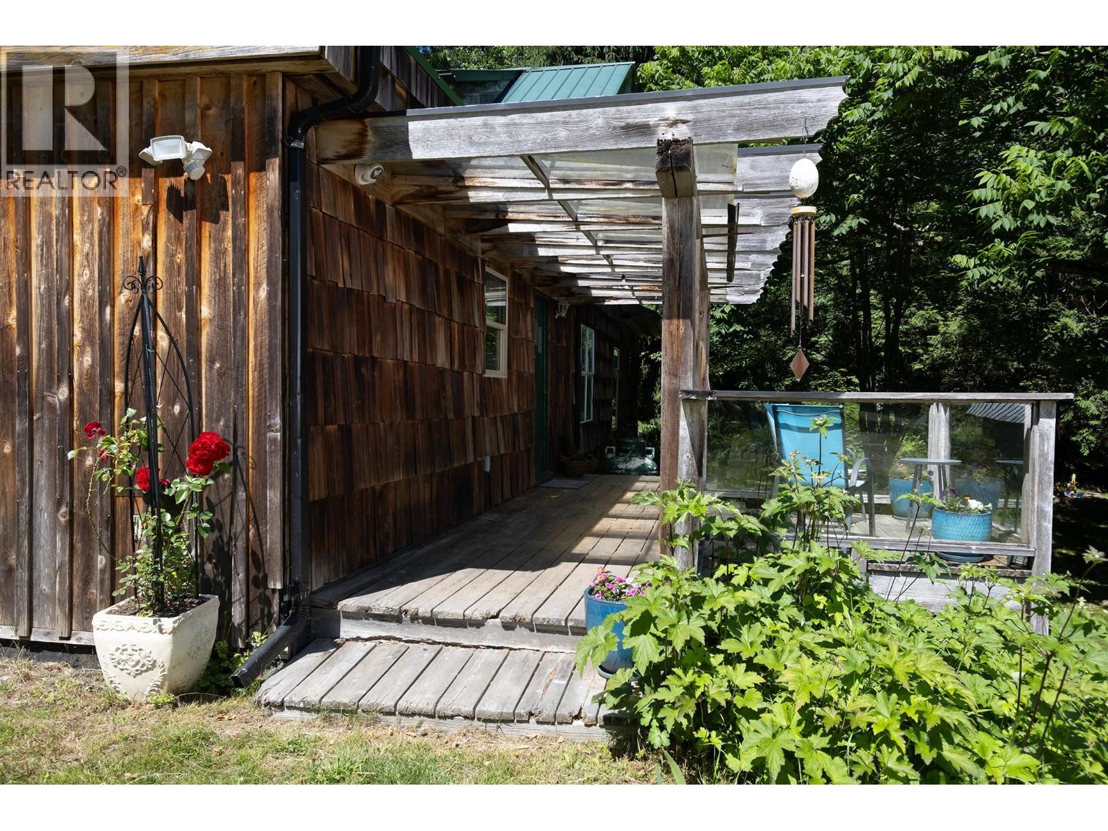 507 PARKER ROAD, Gibsons