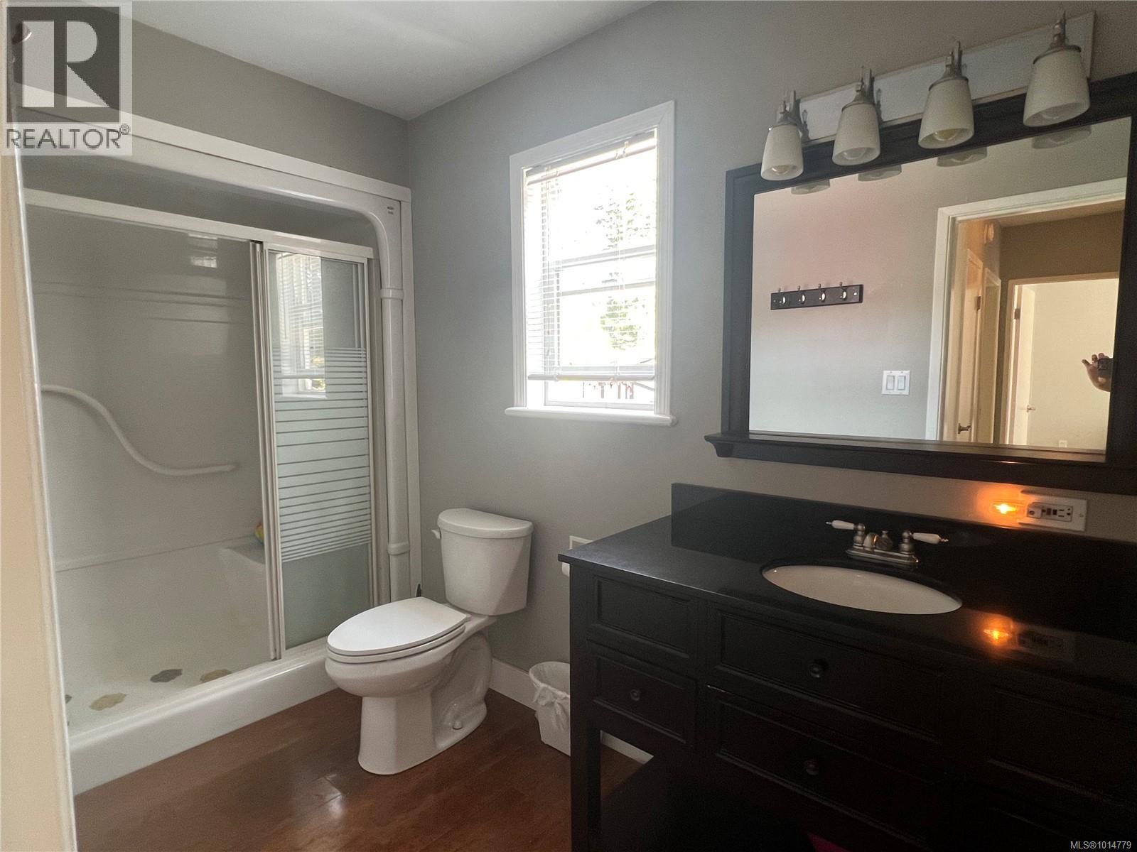 356 Nootka Dr, Gold River