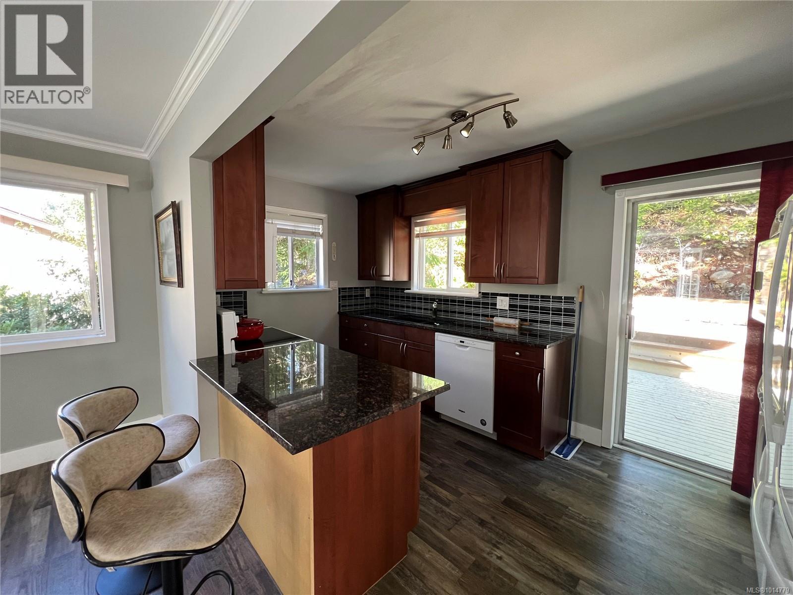 356 Nootka Dr, Gold River
