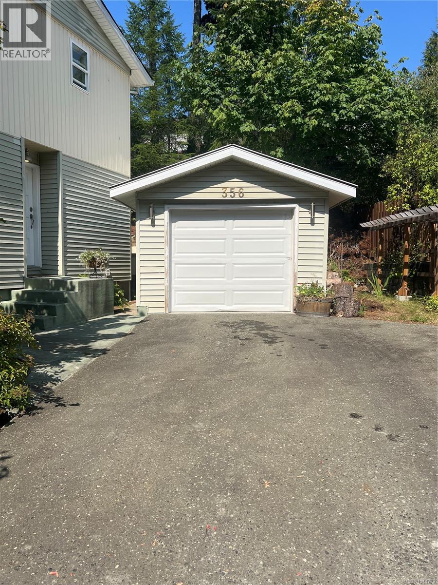 356 Nootka Dr, Gold River