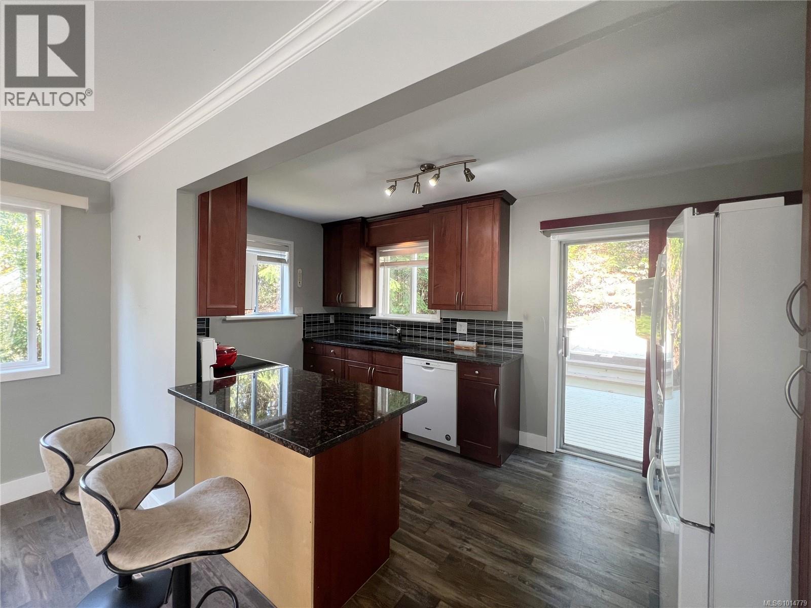 356 Nootka Dr, Gold River