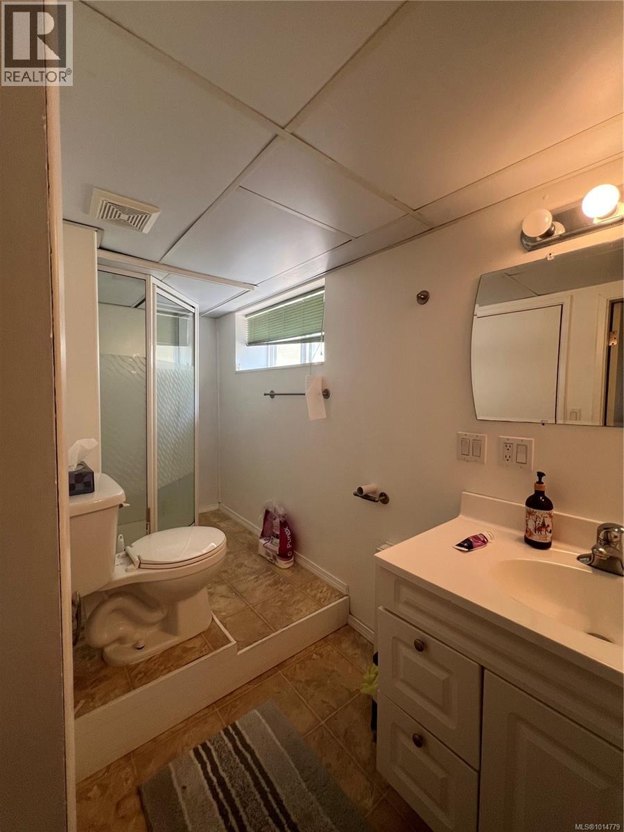 356 Nootka Dr, Gold River