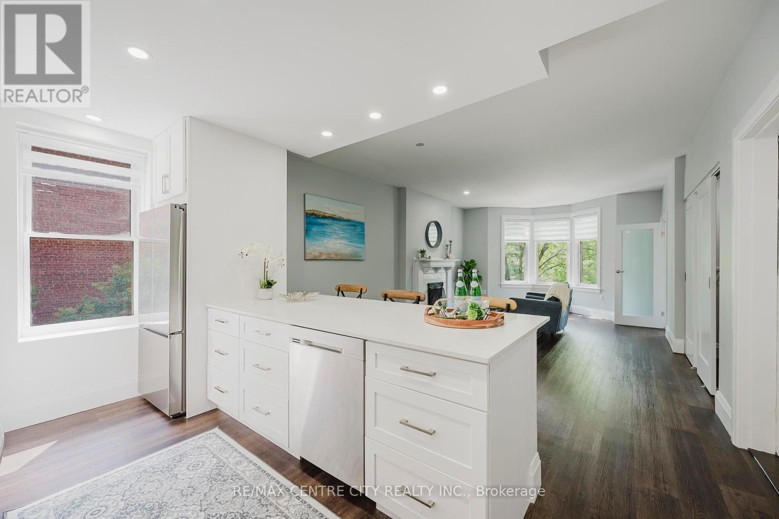 309 - 460 WELLINGTON STREET