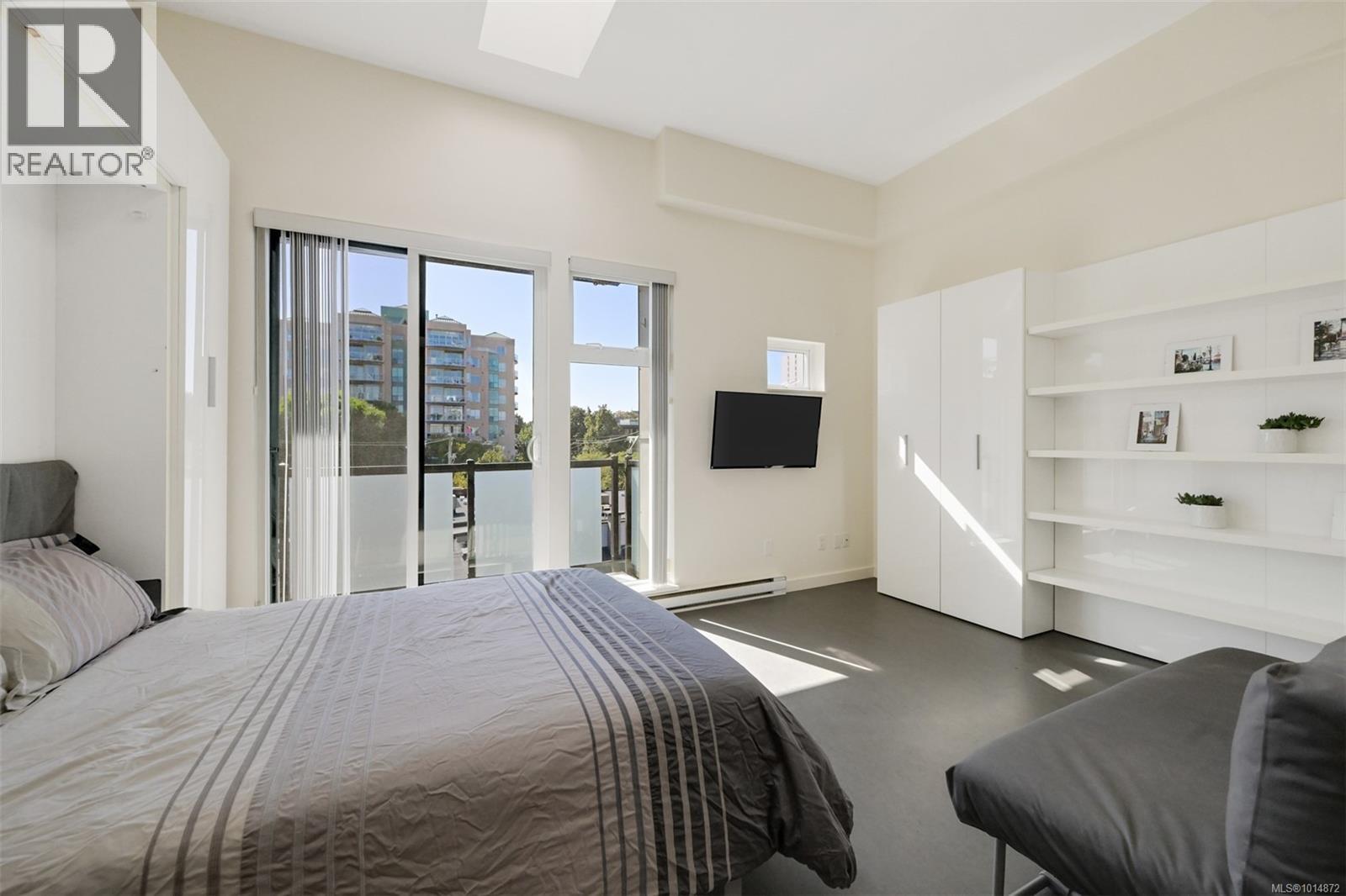 404 1007 Johnson Street, Victoria