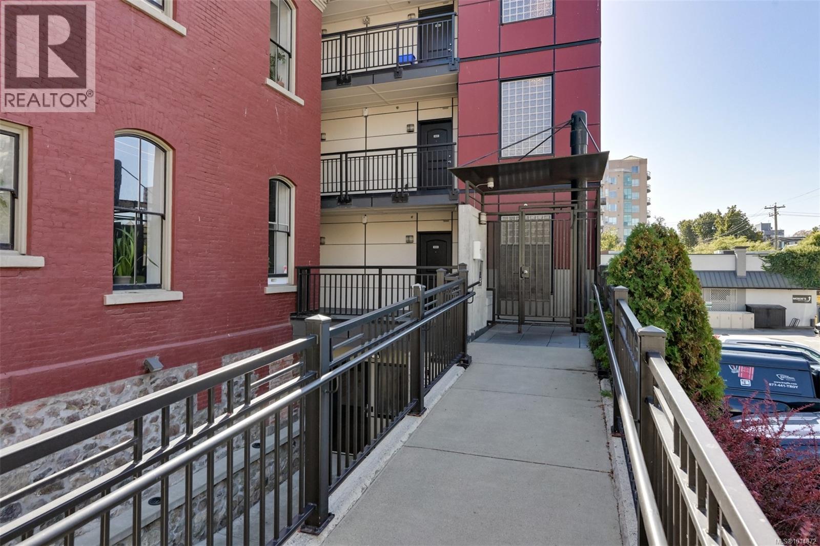 404 1007 Johnson Street, Victoria