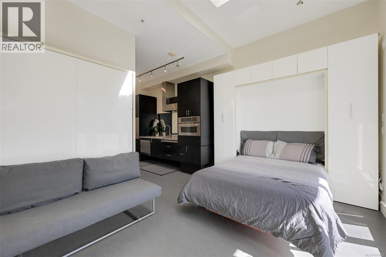 404 1007 Johnson Street, Victoria