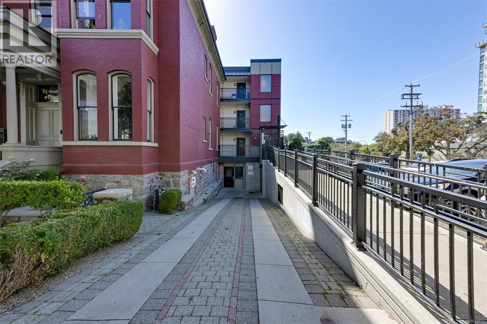 404 1007 Johnson Street, Victoria