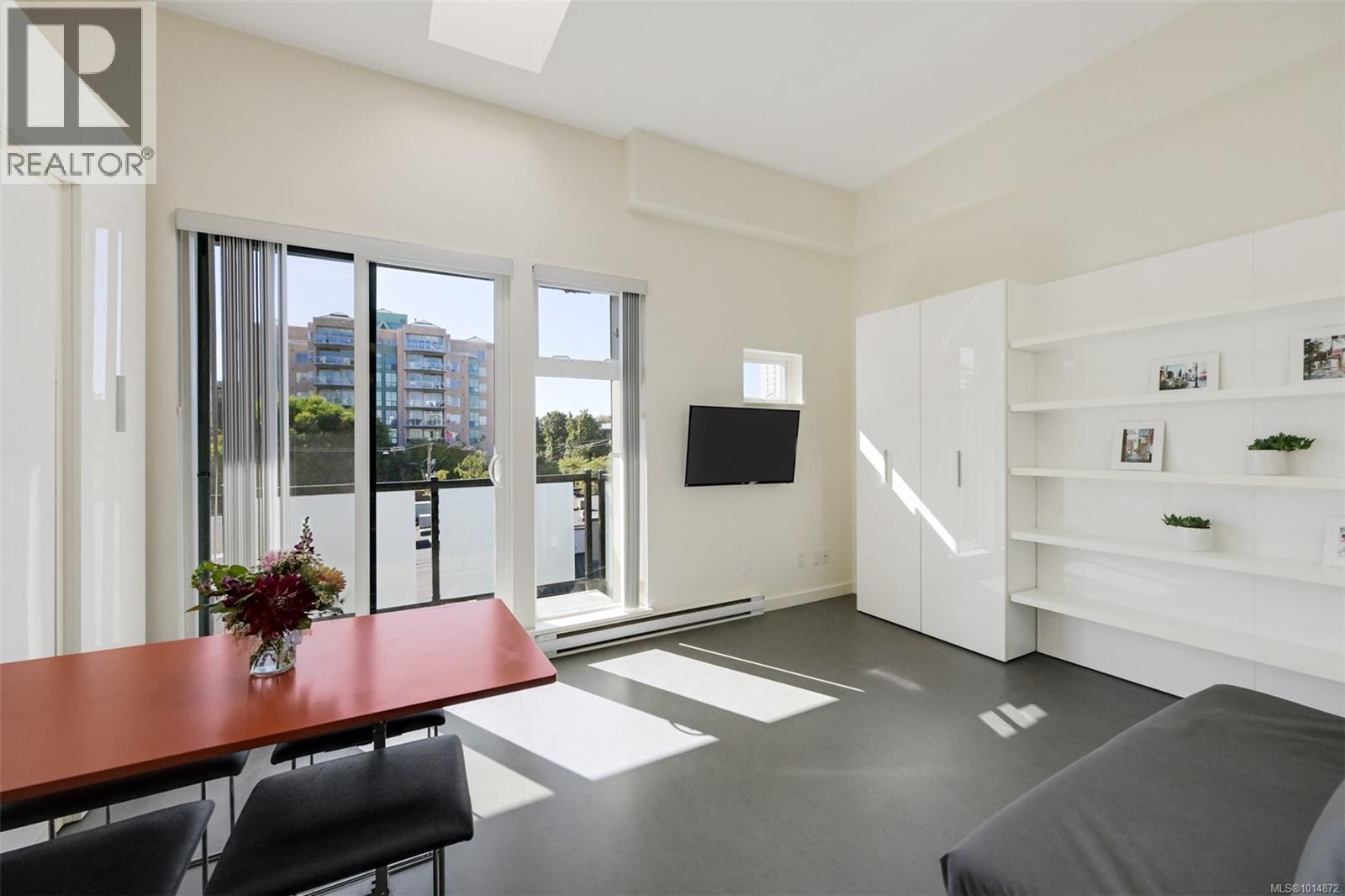 404 1007 Johnson Street, Victoria