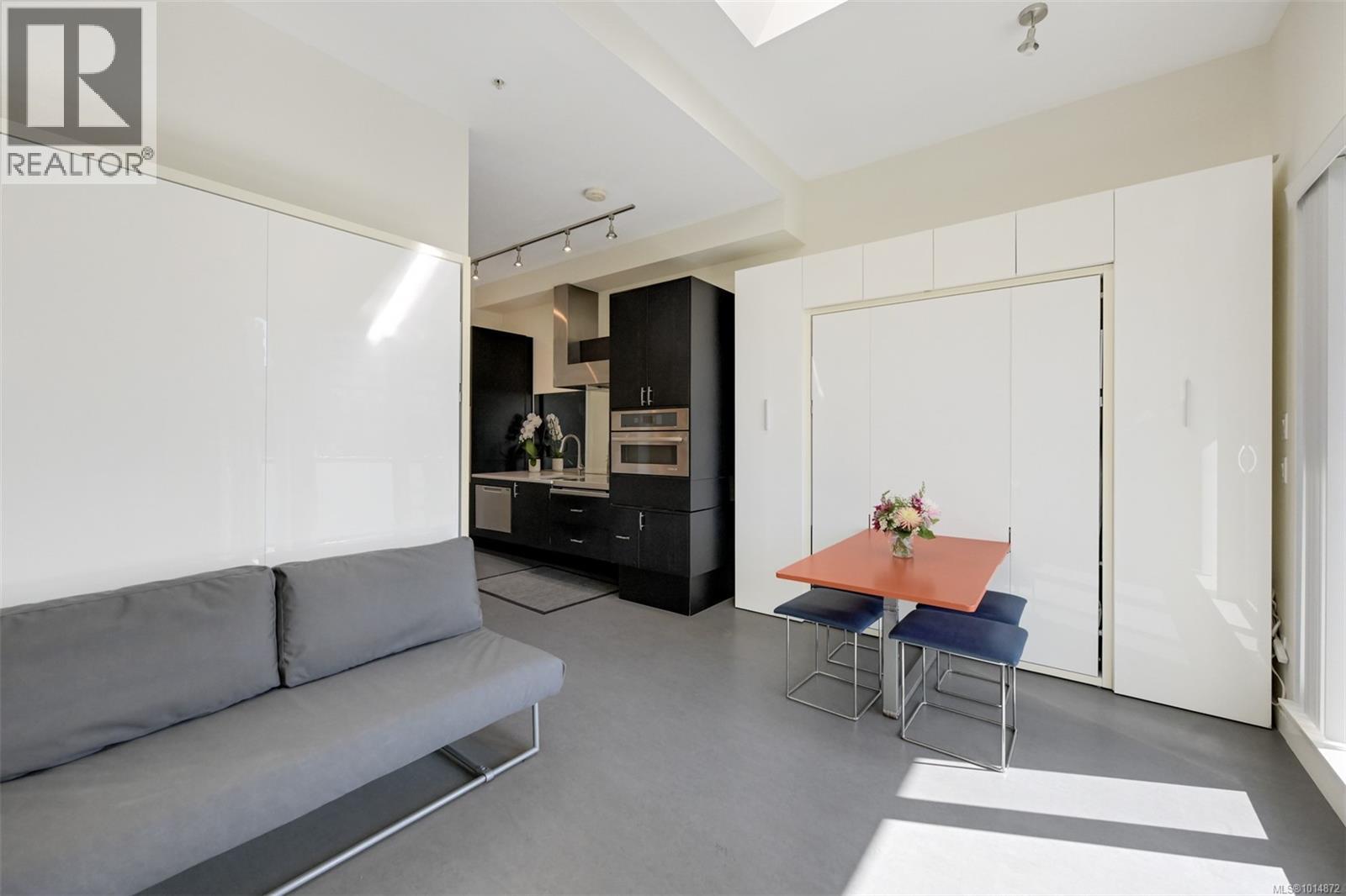 404 1007 Johnson Street, Victoria