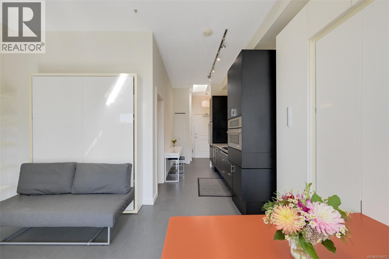 404 1007 Johnson Street, Victoria