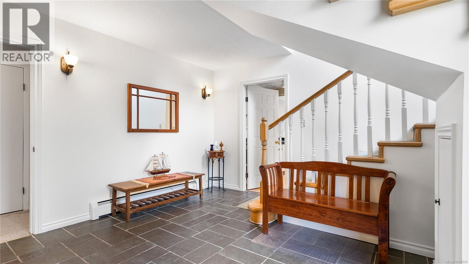 2059 Saltair Pl, Saanich