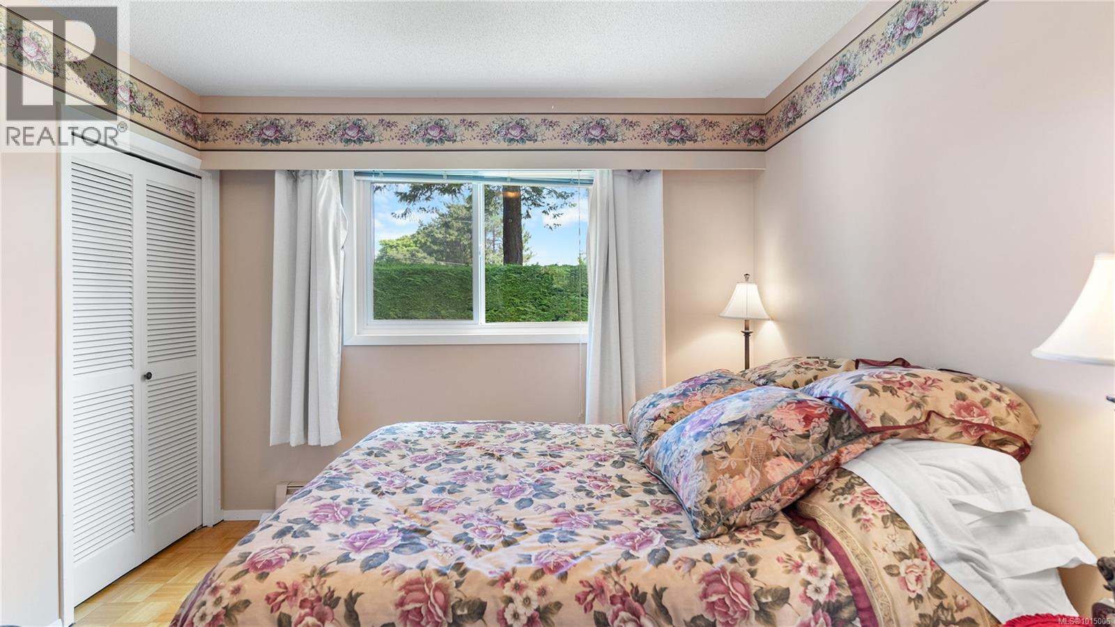 2059 Saltair Pl, Saanich