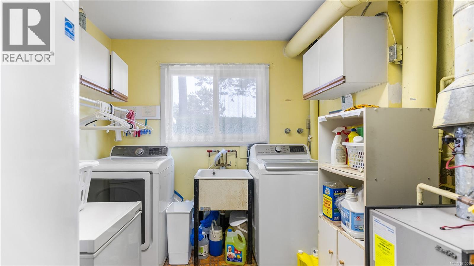 2059 Saltair Pl, Saanich