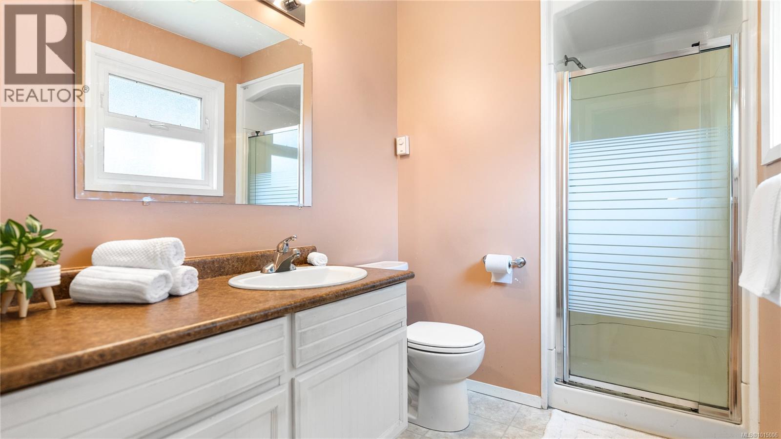 2059 Saltair Pl, Saanich