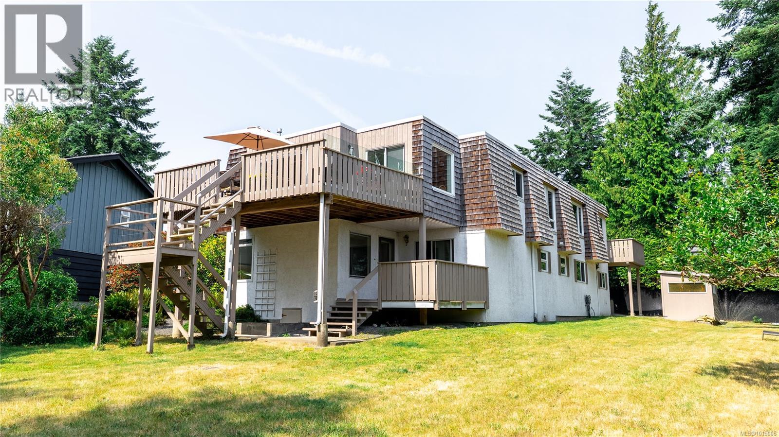 2059 Saltair Pl, Saanich