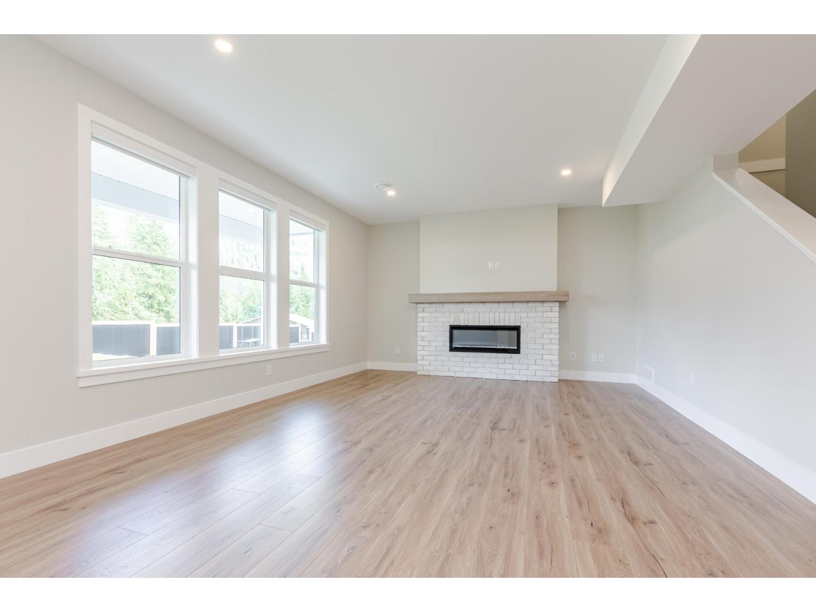 1995 WOODSIDE BOULEVARD, Mt Woodside, Agassiz