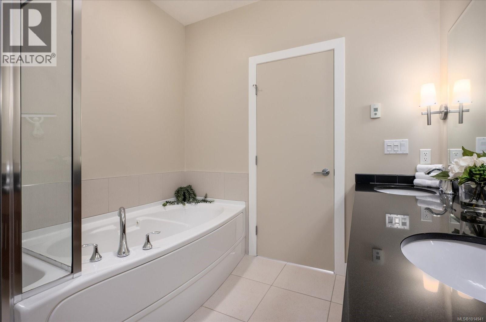 402 1325 Cape Cod Dr, Parksville