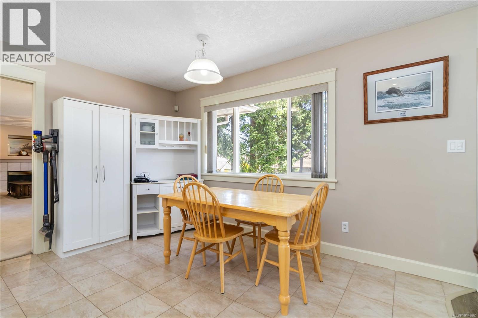 6260 Elaine Way, Central Saanich
