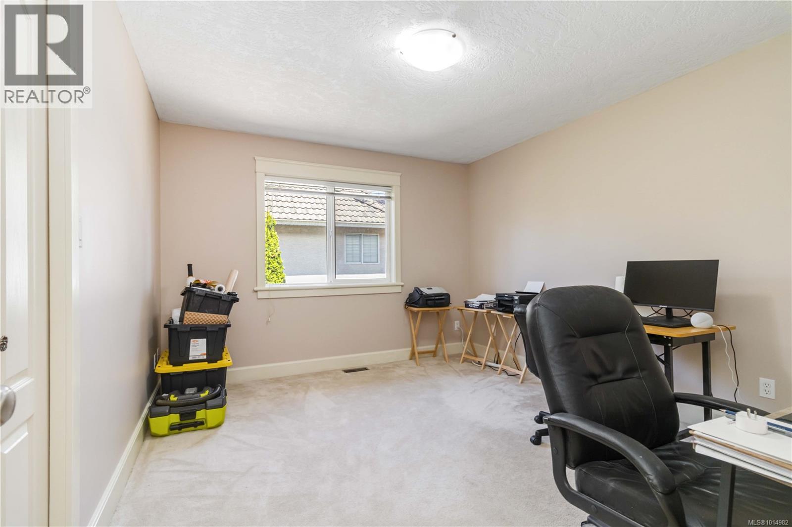  6260 Elaine Way, Central Saanich