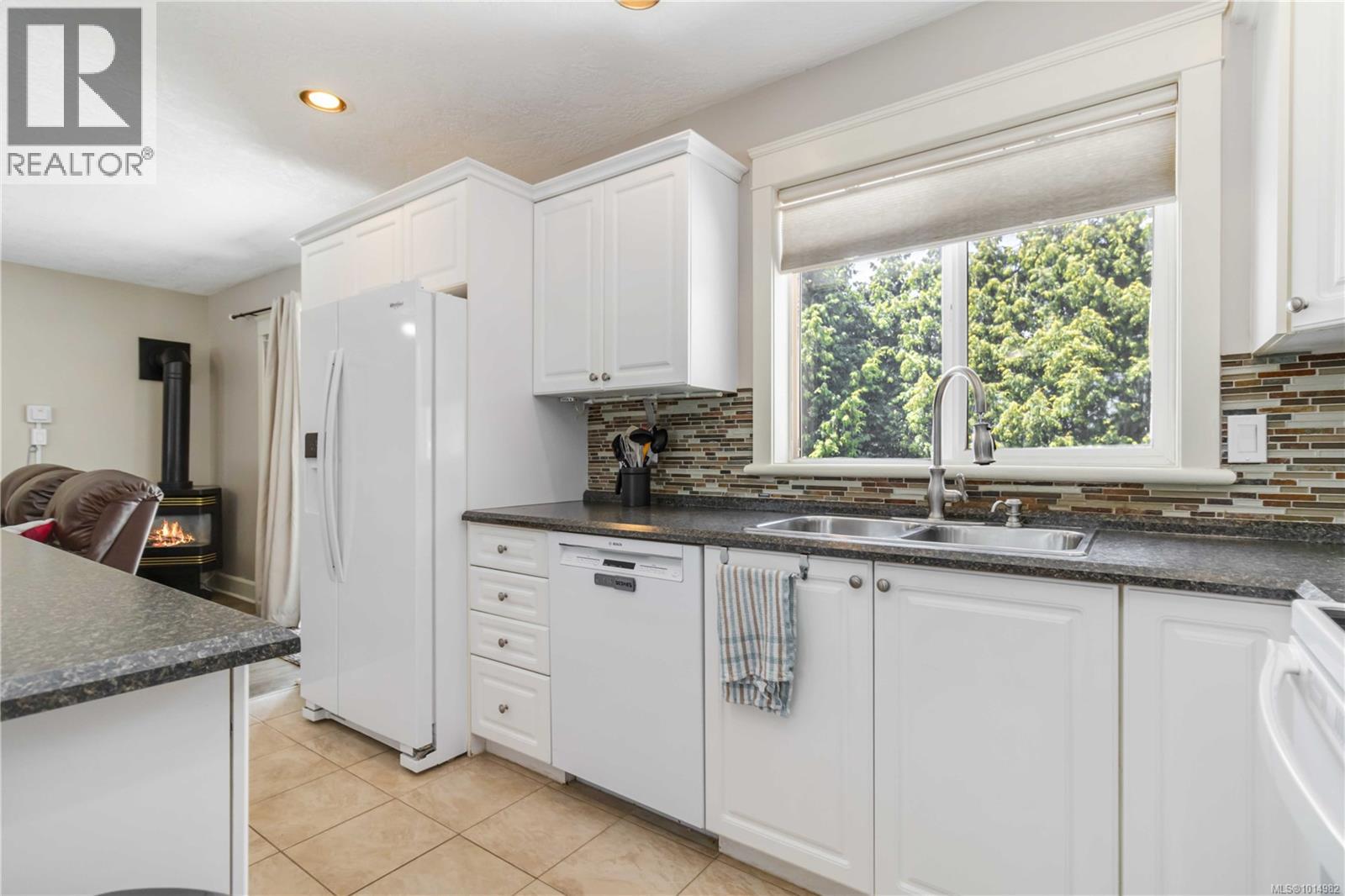  6260 Elaine Way, Central Saanich