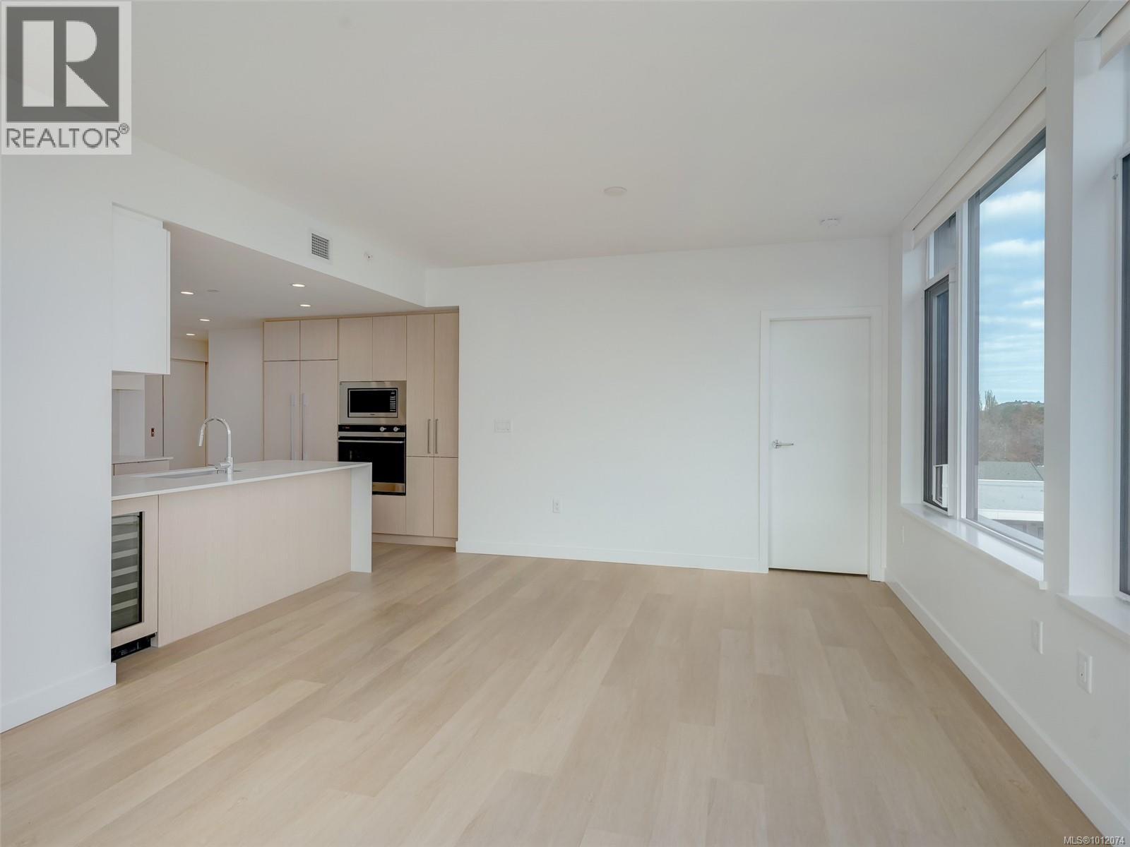 908 1100 Yates Street, Victoria