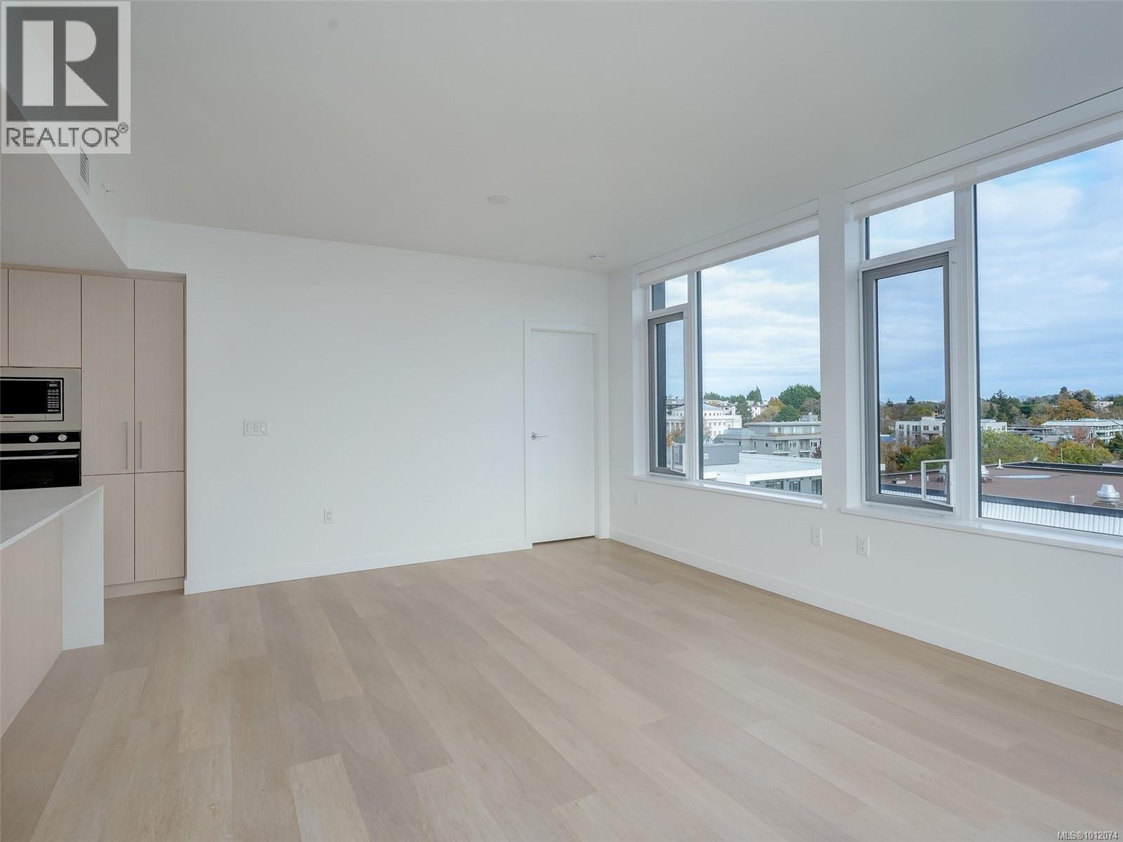 908 1100 Yates Street, Victoria