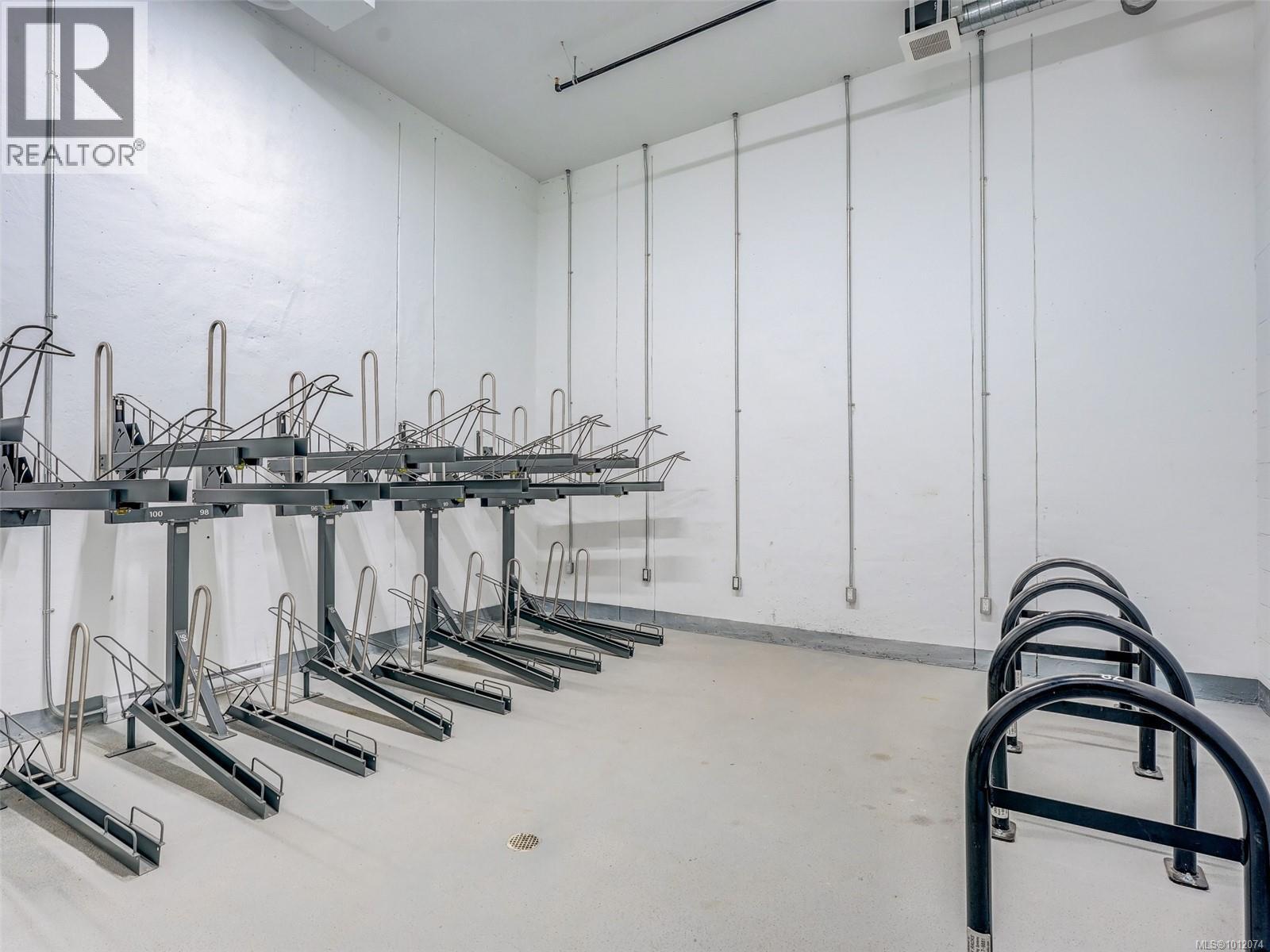 908 1100 Yates Street, Victoria