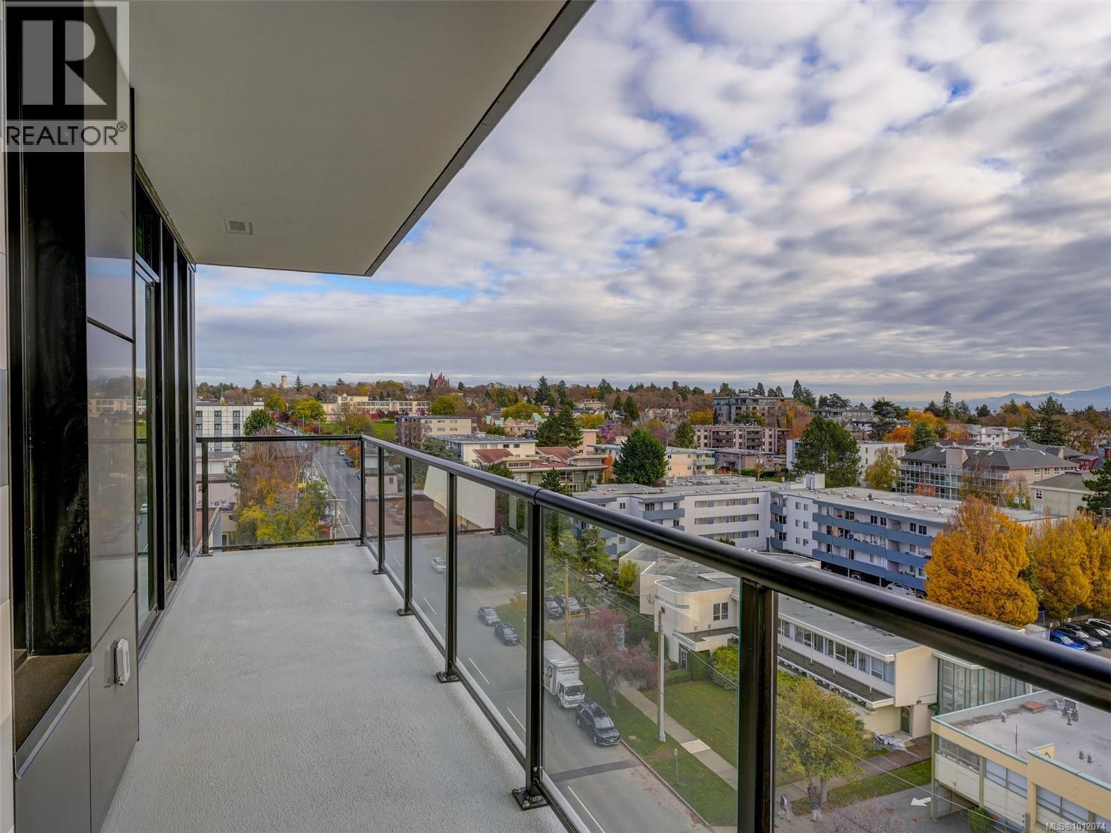 908 1100 Yates Street, Victoria